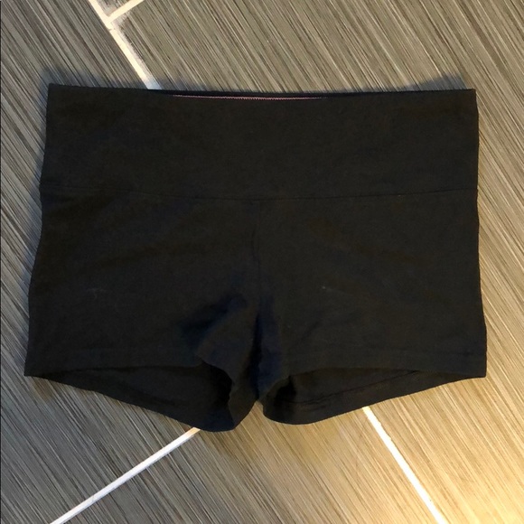 Aritzia Pants - SOLD Aritzia TNA bike shorts black size small